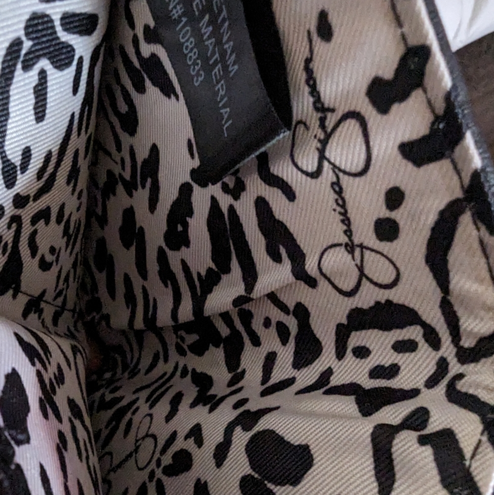 NWOT Jessica Simpson Bi-fold Wallet. - Picture 5 of 7